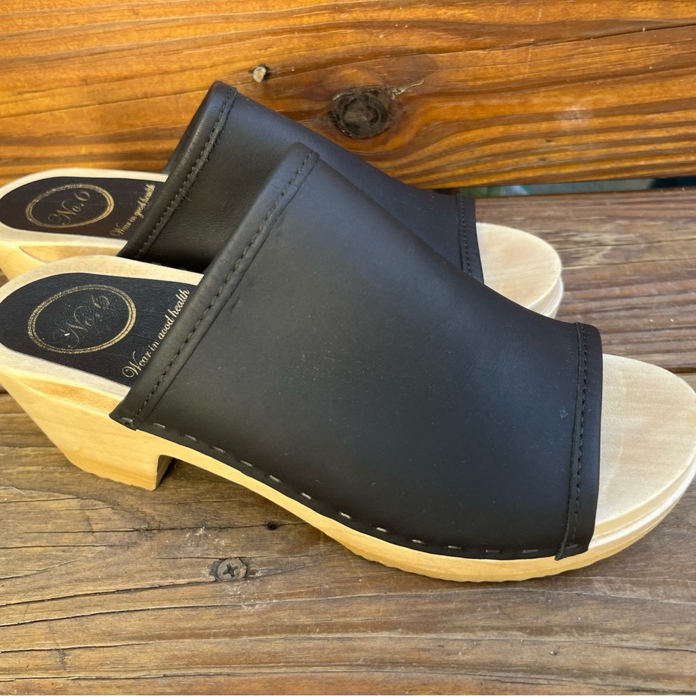 No. 6 Black Leather Daria Open Toe Clog EUC 37